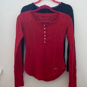 BUNDLE! Two skinny fit long sleeves!